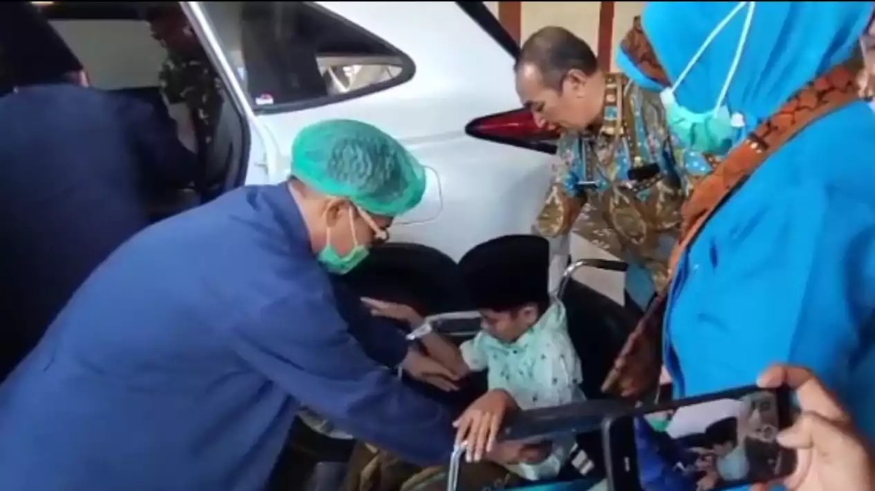 Santri Haical Korban Runtuhan Mushola Al Khoziny Akhirnya Pulang Setelah 16 Hari Dirawat