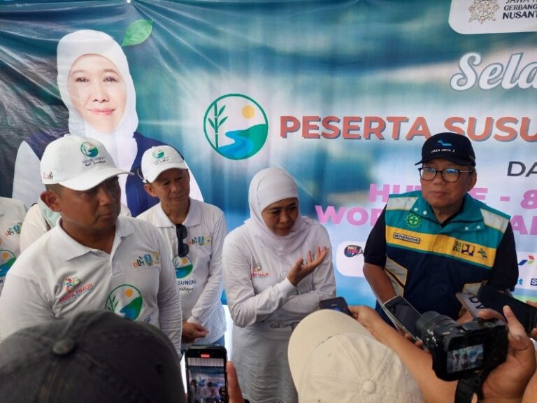 World Cleanup Day 2025 Khofifah Ajak Warga Jaga Sungai dan Ekosistem
