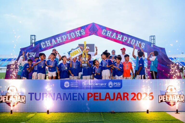 Korwil Babat Juara Turnamen Pelajar Lamongan