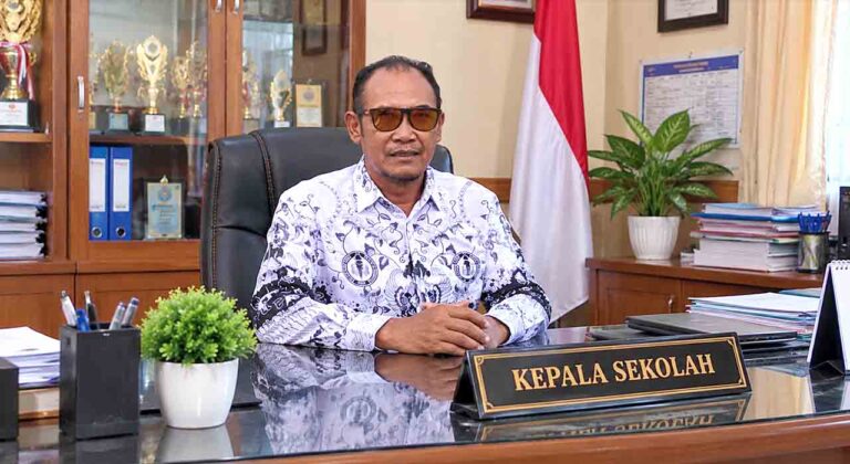 Kepala SMAS PGRI Ngimbang